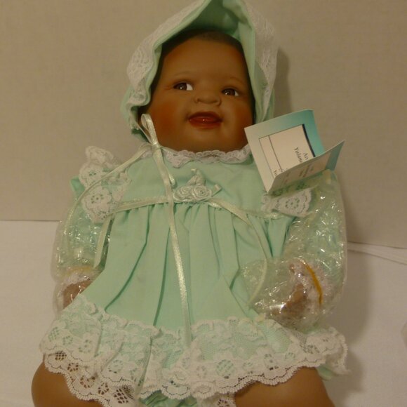 Yolanda Bello "Shawna" African American Porcelain Doll: Ashton Drake Galleries - Picture 6 of 12